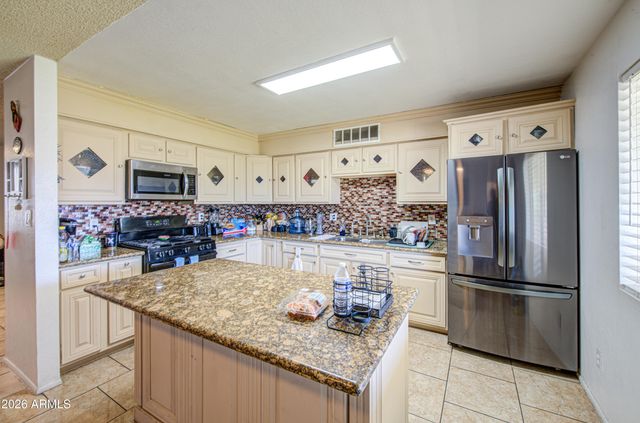 8713 W OSBORN Road, Phoenix, AZ 85037