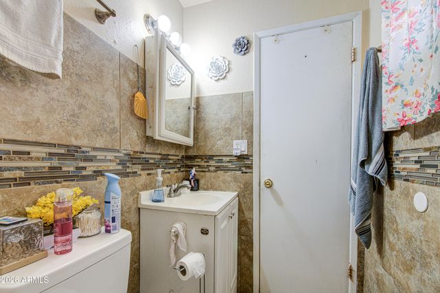 8713 W OSBORN Road, Phoenix, AZ 85037