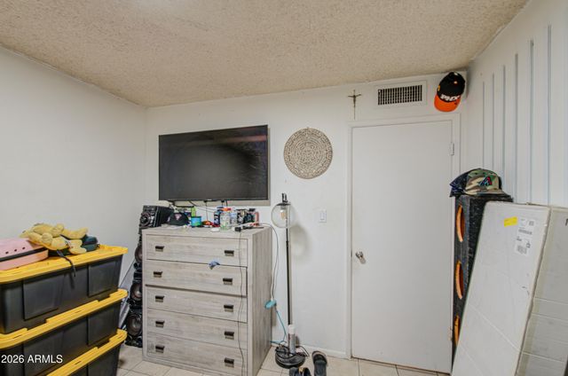 8713 W OSBORN Road, Phoenix, AZ 85037