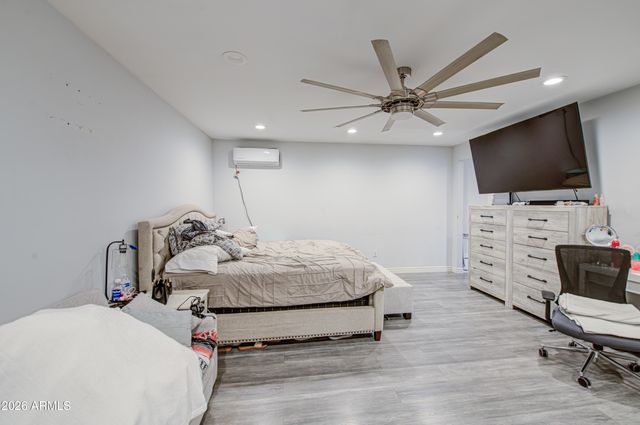 8713 W OSBORN Road, Phoenix, AZ 85037