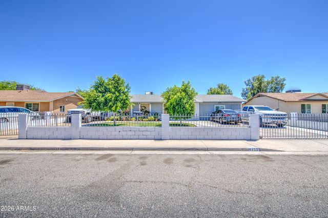 8713 W OSBORN Road, Phoenix, AZ 85037