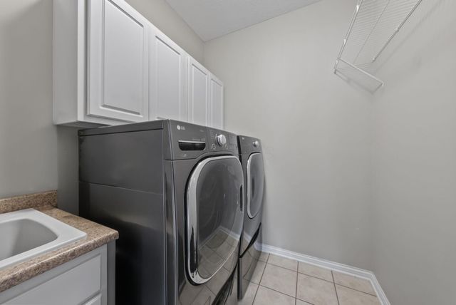 2449 Minnie Court, Lewis Center, OH 43035