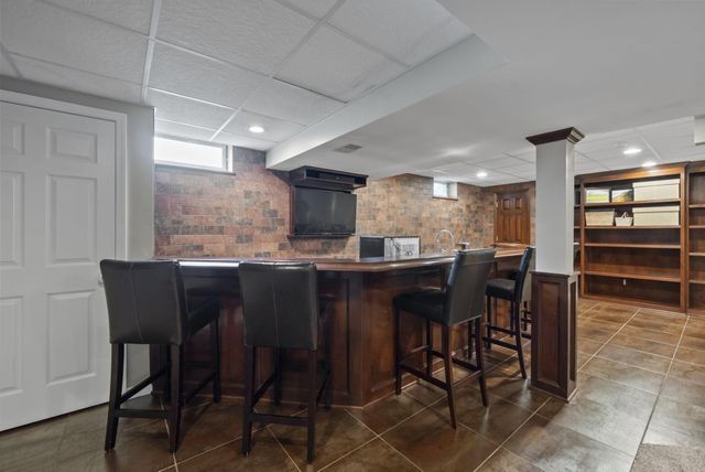 2449 Minnie Court, Lewis Center, OH 43035