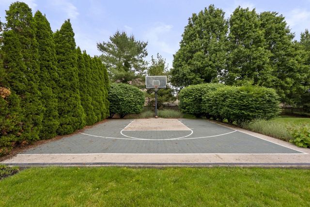 2449 Minnie Court, Lewis Center, OH 43035