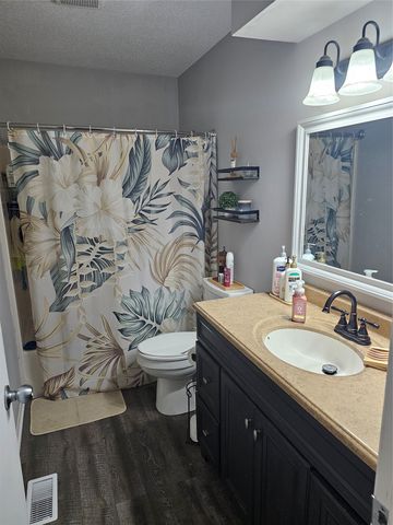 238 Holiday Circle 46, West Des Moines, IA 50265