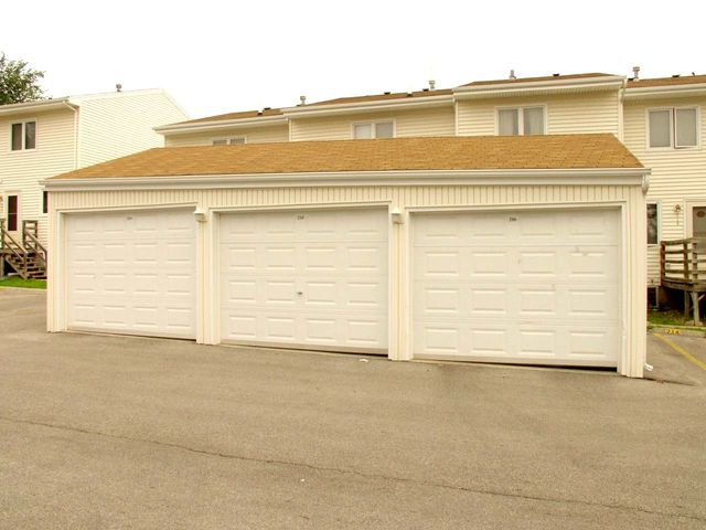 238 Holiday Circle 46, West Des Moines, IA 50265