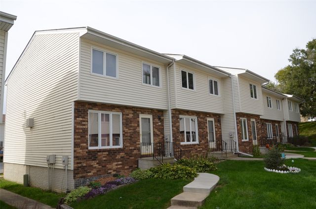 238 Holiday Circle 46, West Des Moines, IA 50265