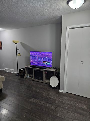 238 Holiday Circle 46, West Des Moines, IA 50265