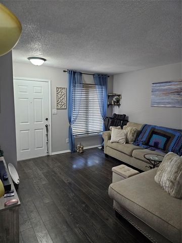 238 Holiday Circle 46, West Des Moines, IA 50265