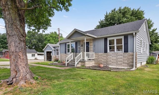 404 E Airline Drive, East Alton, IL 62024