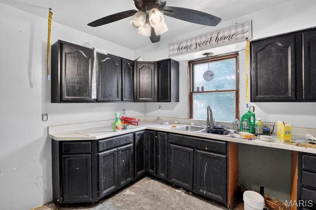 404 E Airline Drive, East Alton, IL 62024
