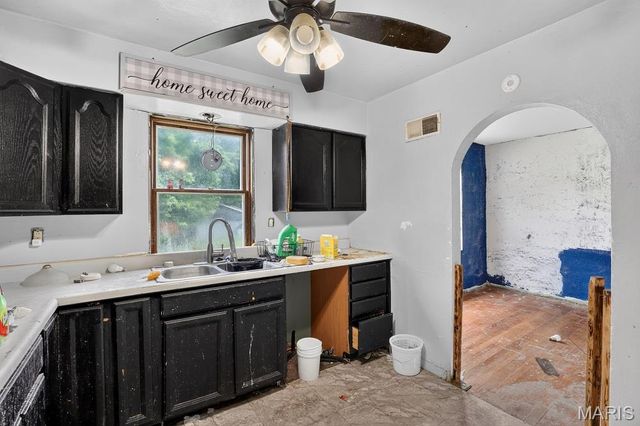 404 E Airline Drive, East Alton, IL 62024