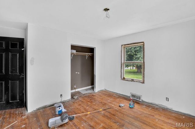 404 E Airline Drive, East Alton, IL 62024