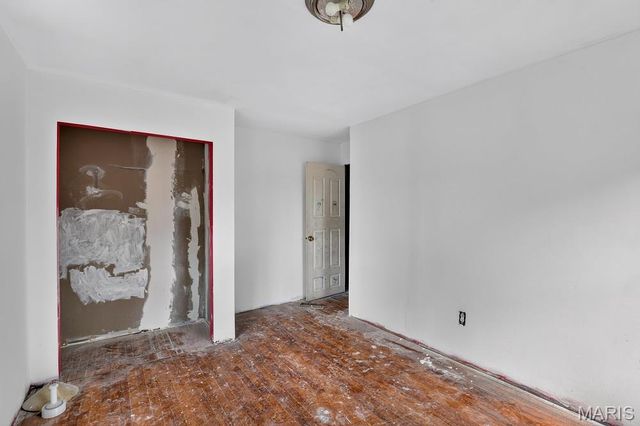 404 E Airline Drive, East Alton, IL 62024