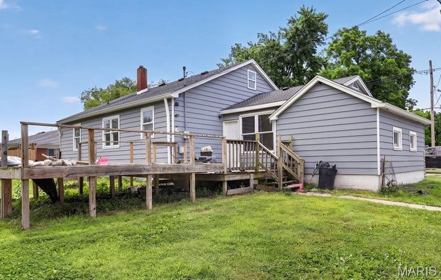 404 E Airline Drive, East Alton, IL 62024
