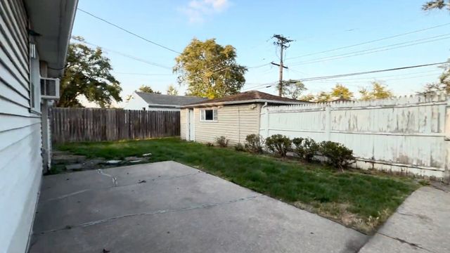 17153 Walter Street, Lansing, IL 60438