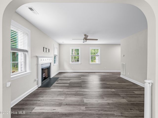 606 Sonata Court, Richlands, NC 28574