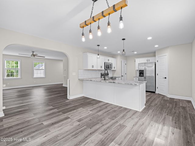 606 Sonata Court, Richlands, NC 28574
