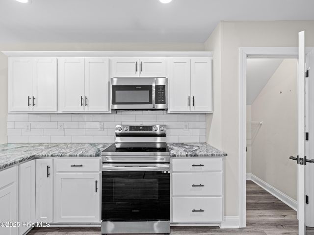 606 Sonata Court, Richlands, NC 28574