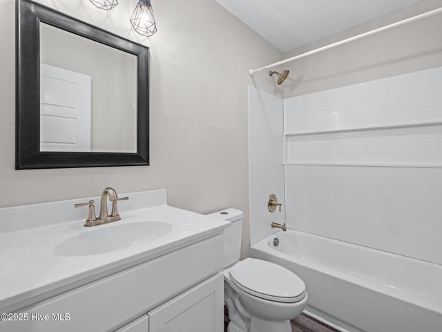 606 Sonata Court, Richlands, NC 28574
