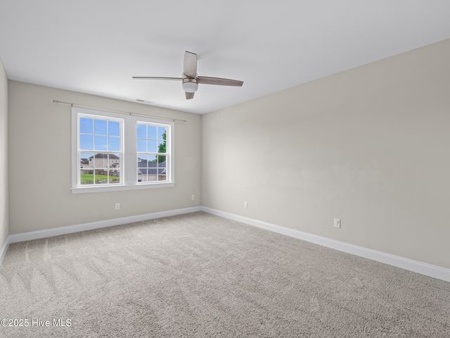 606 Sonata Court, Richlands, NC 28574