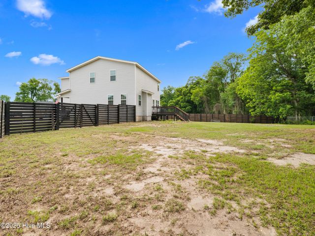 606 Sonata Court, Richlands, NC 28574