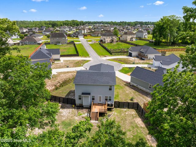 606 Sonata Court, Richlands, NC 28574