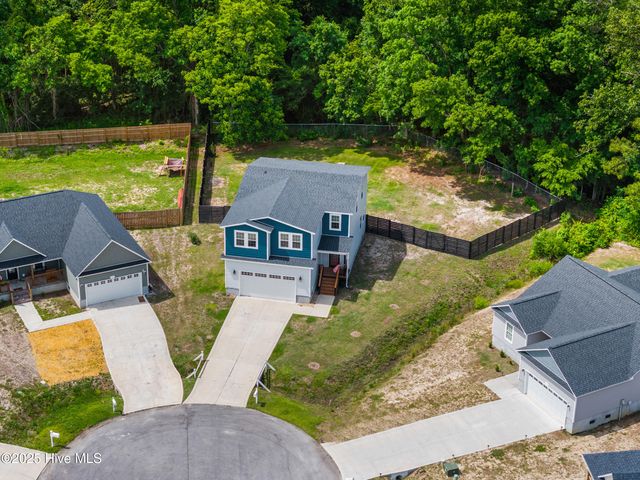 606 Sonata Court, Richlands, NC 28574