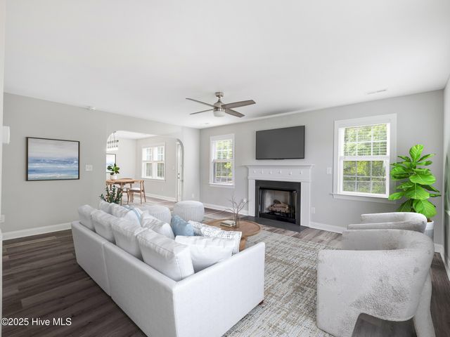 606 Sonata Court, Richlands, NC 28574