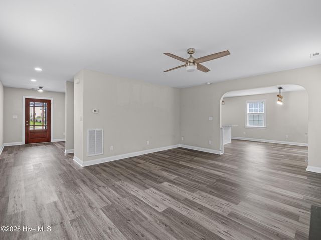 606 Sonata Court, Richlands, NC 28574