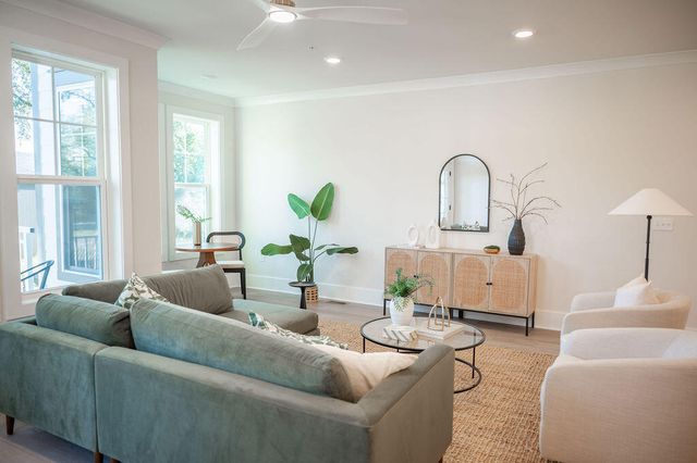1150 Valdosta Street Unit 402, North Charleston, SC 29405