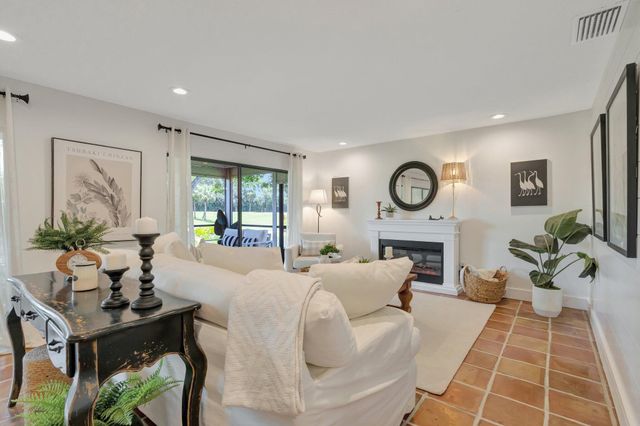 27 Westgate Lane C, Boynton Beach, FL 33436