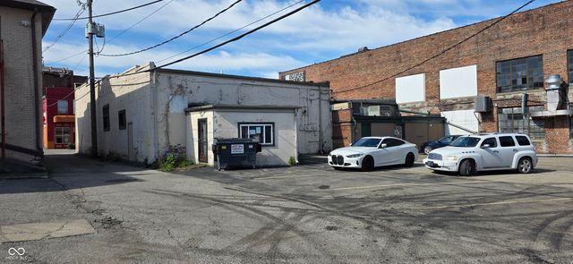 22 W 8th Street, Anderson, IN 46016