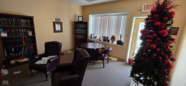 22 W 8th Street, Anderson, IN 46016