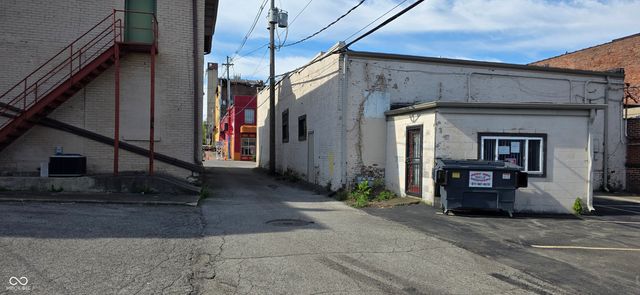 22 W 8th Street, Anderson, IN 46016