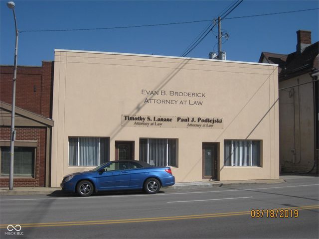 22 W 8th Street, Anderson, IN 46016