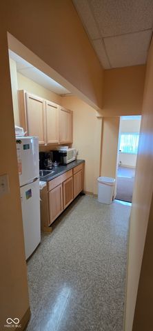 22 W 8th Street, Anderson, IN 46016