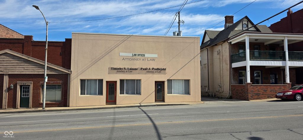 22 W 8th Street, Anderson, IN 46016