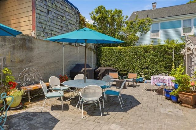 15 Ayrault Street 2, Newport, RI 02840