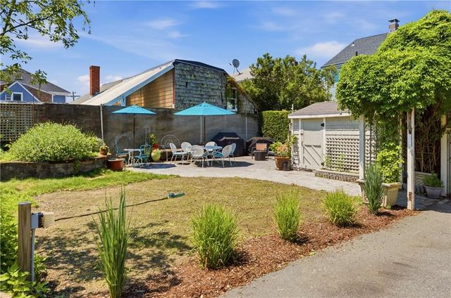 15 Ayrault Street 2, Newport, RI 02840