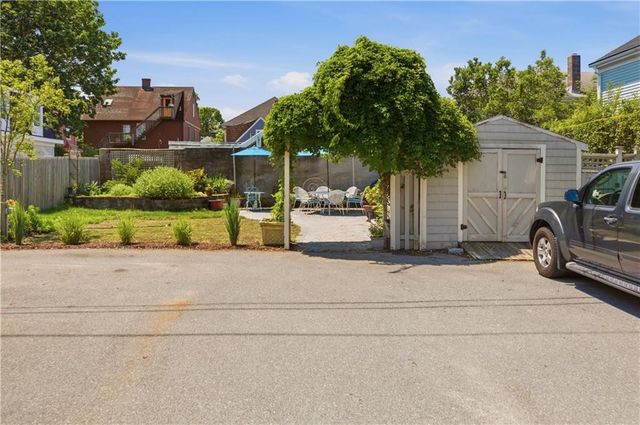 15 Ayrault Street 2, Newport, RI 02840