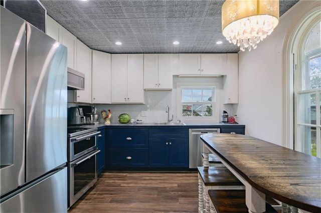 15 Ayrault Street 2, Newport, RI 02840