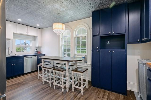 15 Ayrault Street 2, Newport, RI 02840