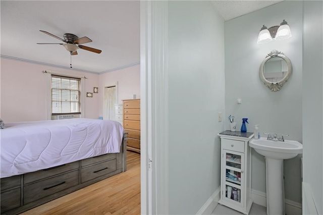 15 Ayrault Street 2, Newport, RI 02840