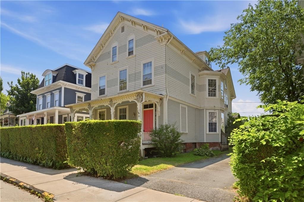 15 Ayrault Street 2, Newport, RI 02840