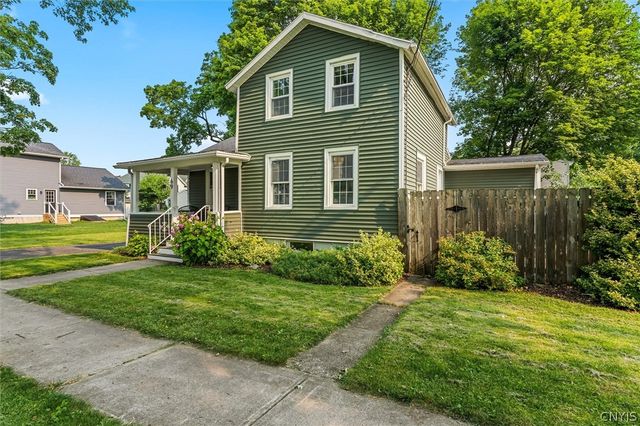 69 Hamilton Avenue, Auburn, NY 13021