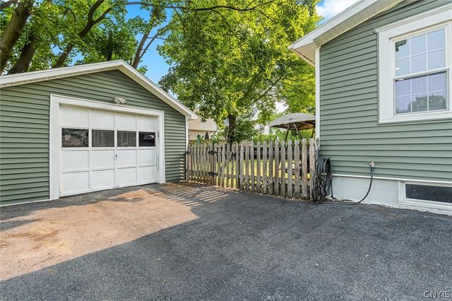 69 Hamilton Avenue, Auburn, NY 13021
