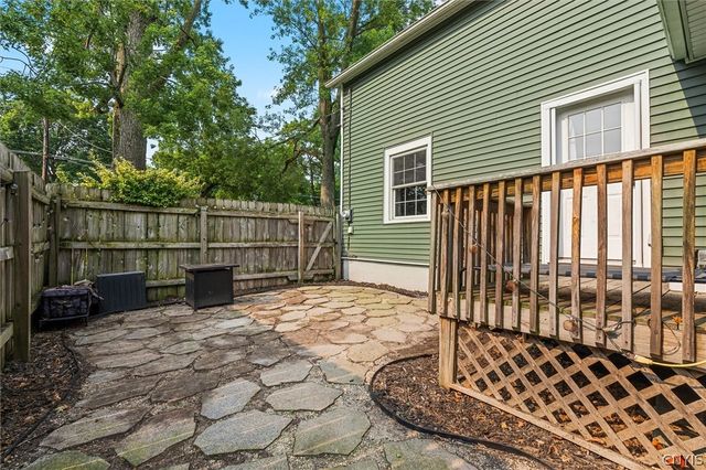 69 Hamilton Avenue, Auburn, NY 13021