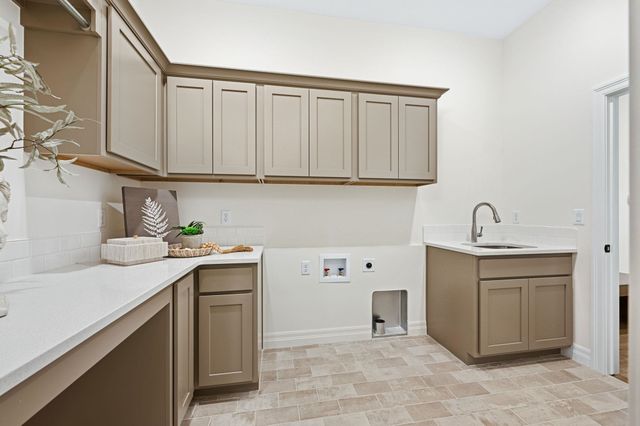 8438 Mossy Stone, Maize, KS 67101