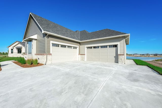 8438 Mossy Stone, Maize, KS 67101